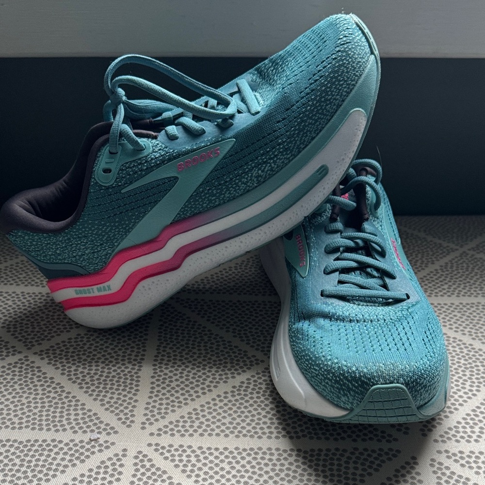 Brooks Women’s Ghost Max 2 Teal Running Shoes with Pink Accent